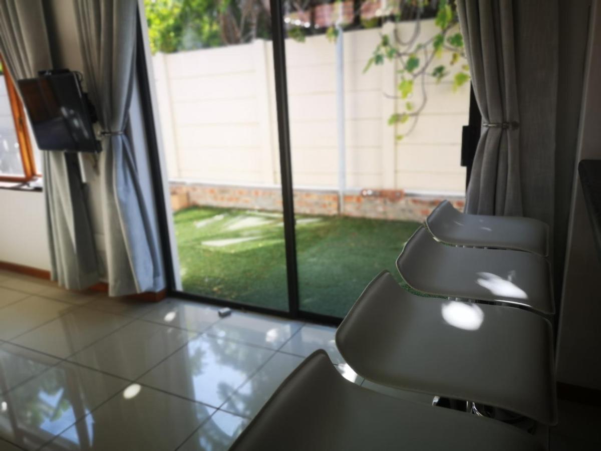 Cottage On Norwood Cape Town Exterior photo