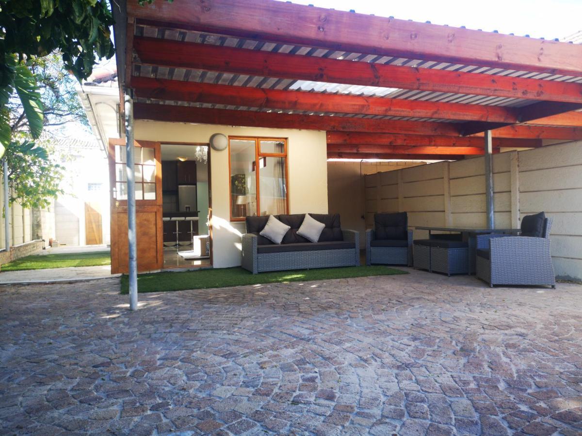 Cottage On Norwood Cape Town Exterior photo