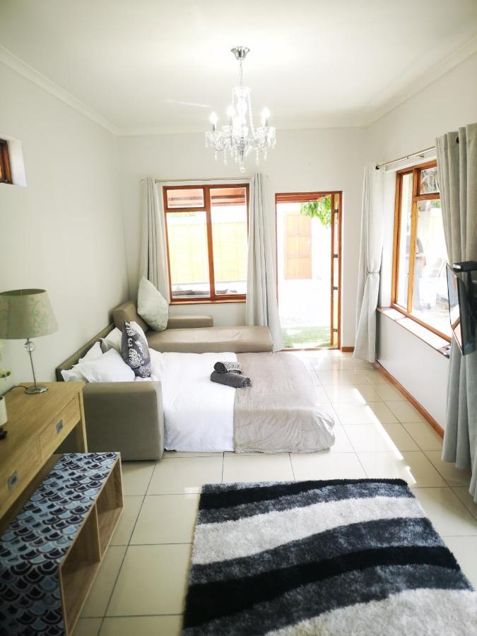 Cottage On Norwood Cape Town Exterior photo